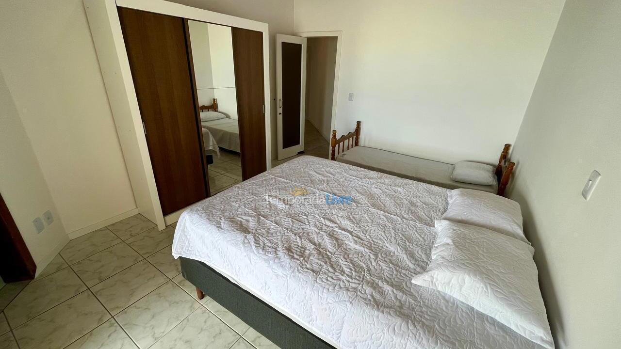 Apartamento para aluguel de temporada em Itapema (Meia Praia)