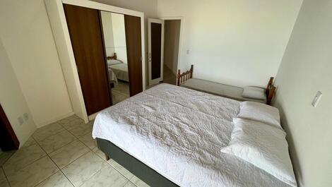 Espaçoso apartamento Frente Mar em Meia Praia - Itapema