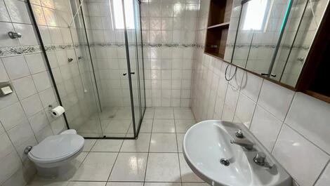 Espaçoso apartamento Frente Mar em Meia Praia - Itapema