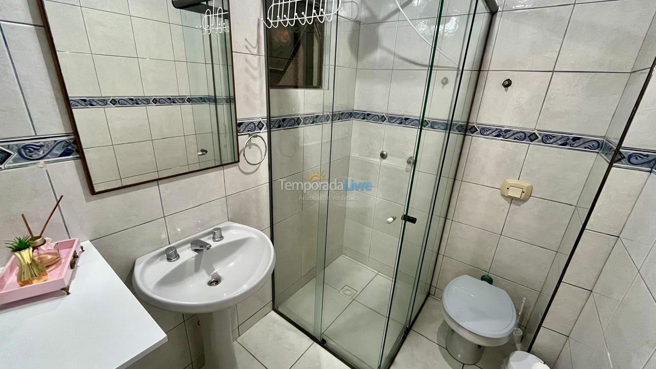 Apartamento para aluguel de temporada em Itapema (Meia Praia)