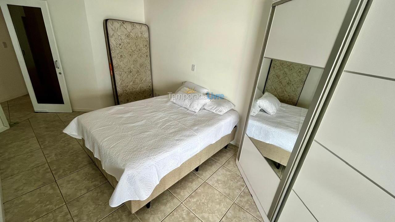 Apartamento para aluguel de temporada em Itapema (Meia Praia)