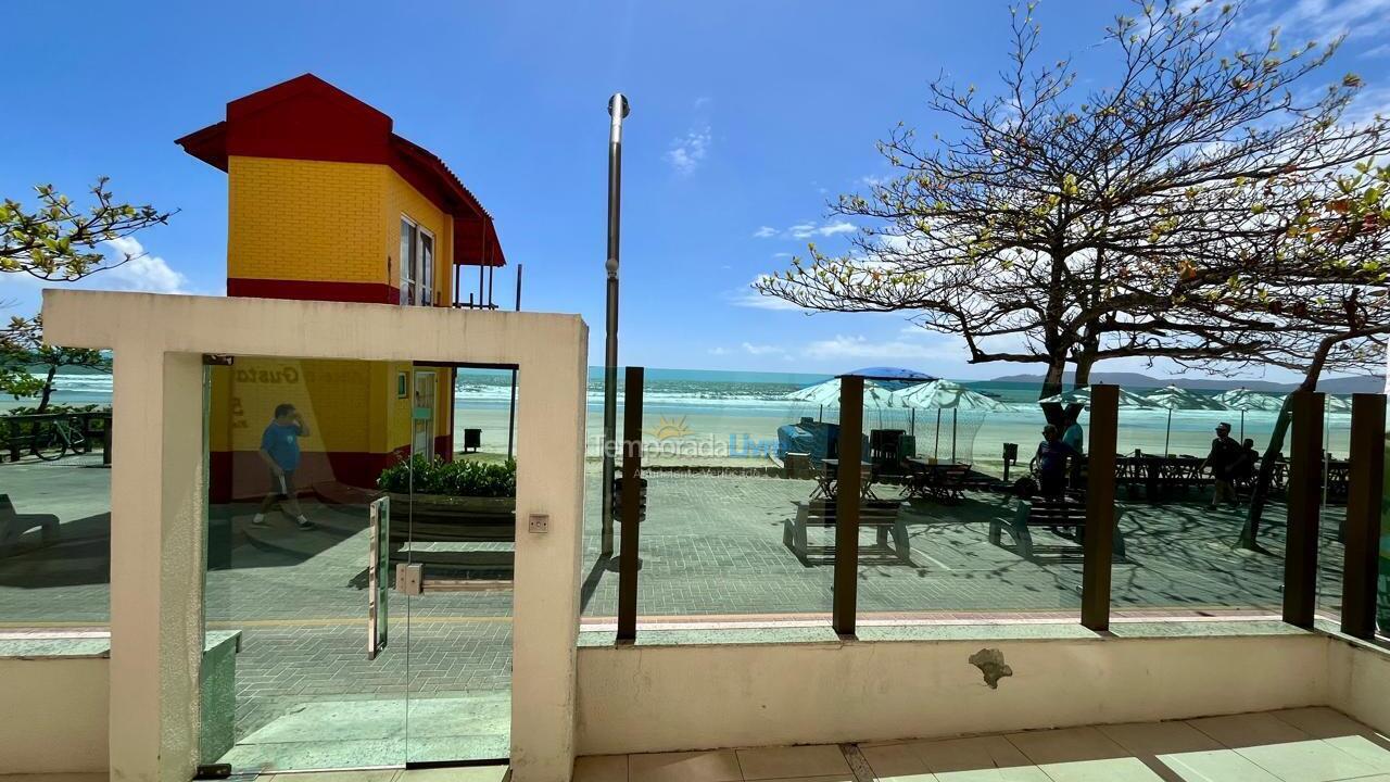 Apartamento para aluguel de temporada em Itapema (Meia Praia)