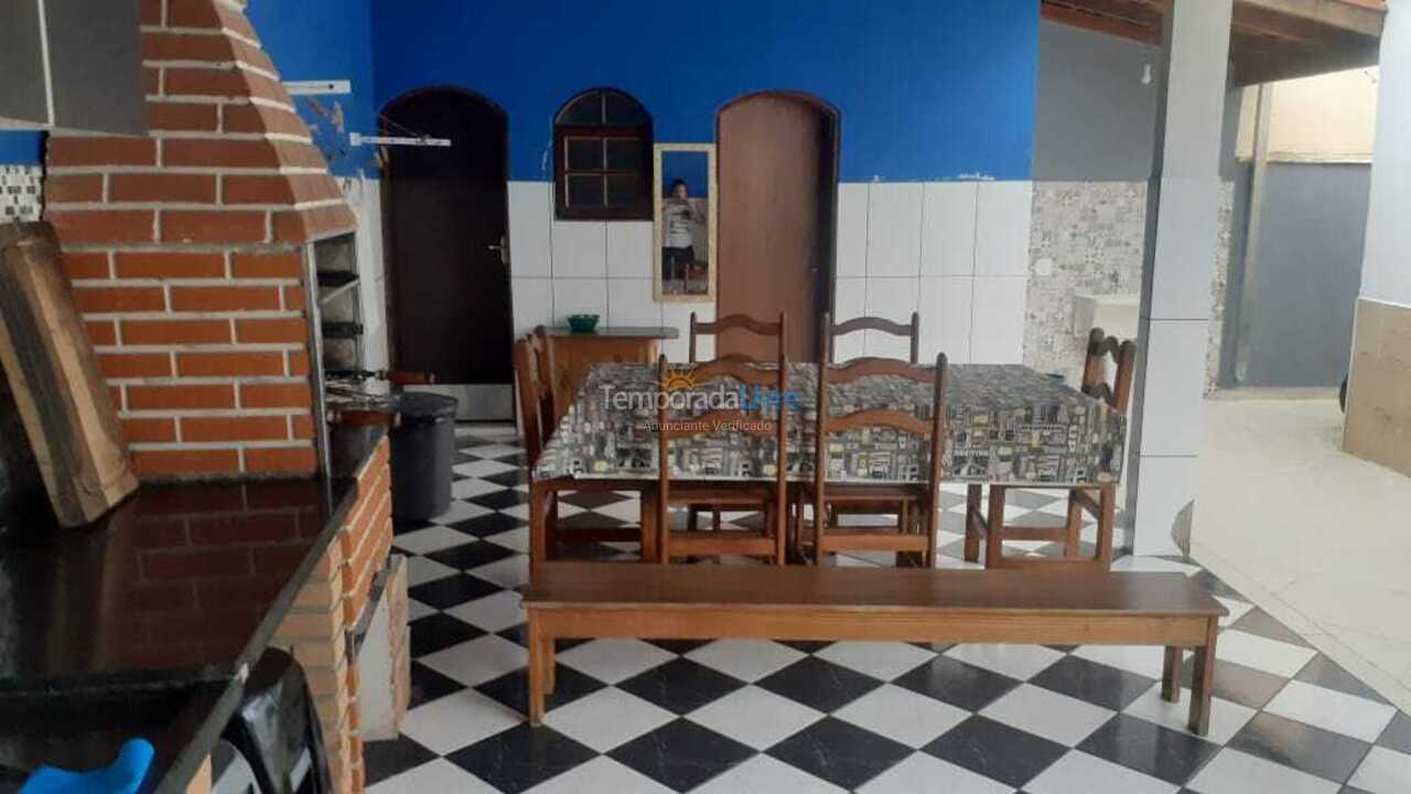 Casa para aluguel de temporada em Caraguatatuba (Massaguaçu)