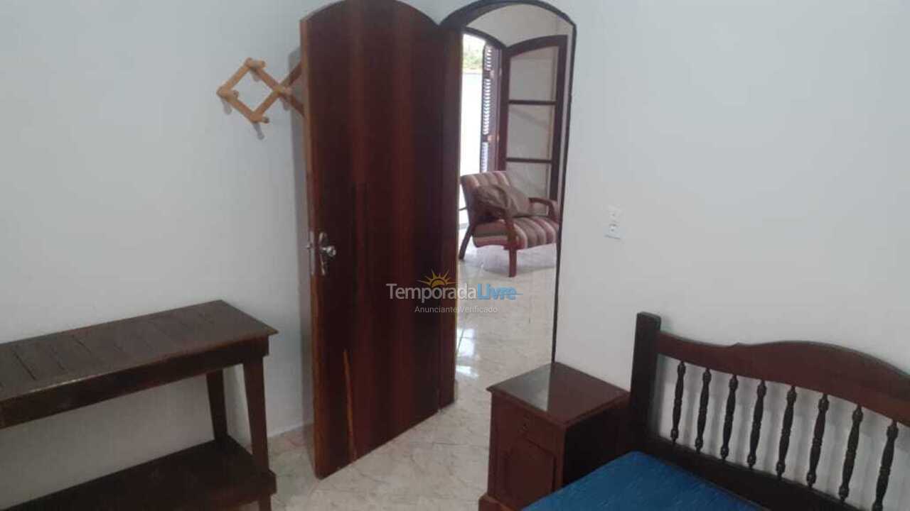 Casa para aluguel de temporada em Caraguatatuba (Massaguaçu)
