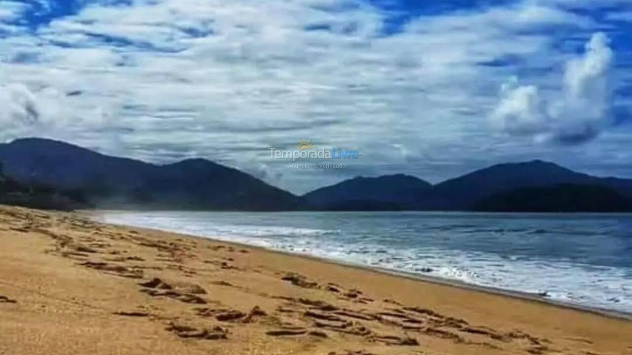 Casa para aluguel de temporada em Caraguatatuba (Massaguaçu)