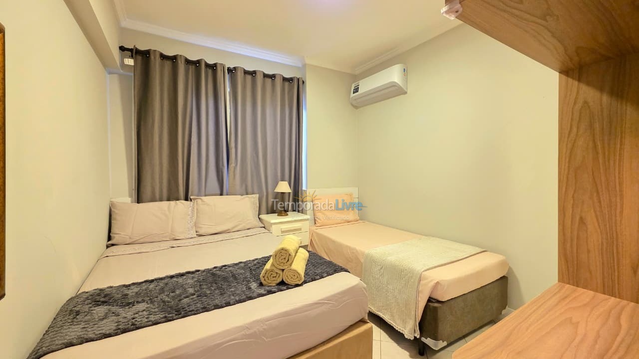 Apartamento para aluguel de temporada em Itapema (Meia Praia)