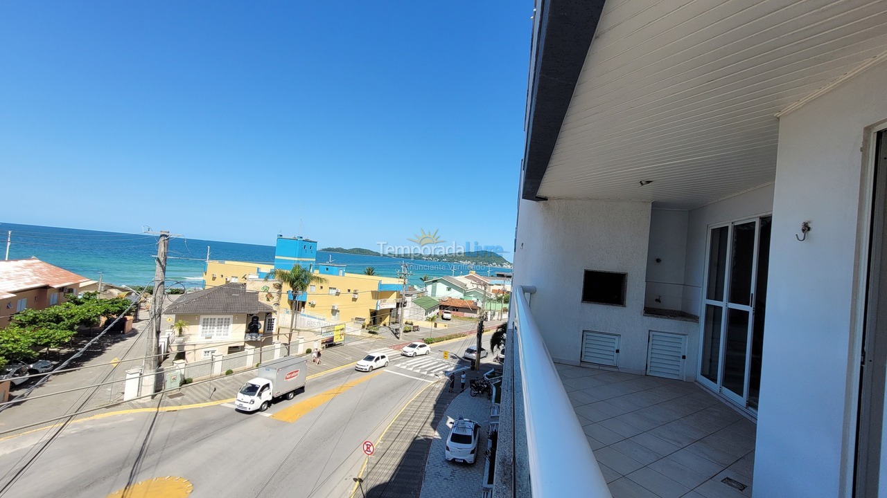 Apartamento para aluguel de temporada em Bombinhas (Praia de Bombas)