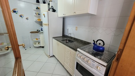Apartamento 3 dormitórios com vista mar para 8 pessoas