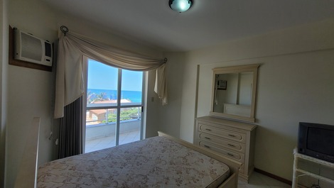 Apartamento 3 dormitórios com vista mar para 8 pessoas