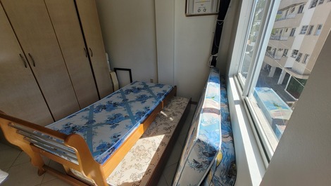 Apartamento 3 dormitórios com vista mar para 8 pessoas