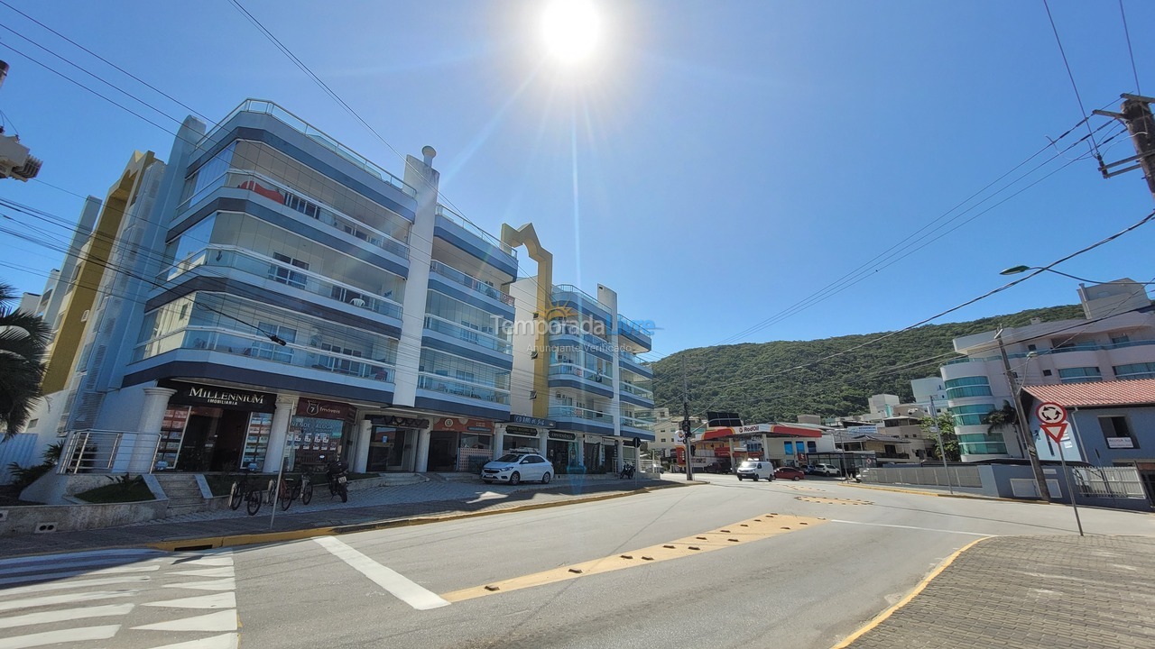 Apartamento para aluguel de temporada em Bombinhas (Praia de Bombas)