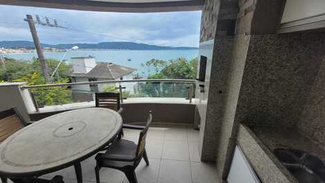 Beautiful apartment with panoramic sea views