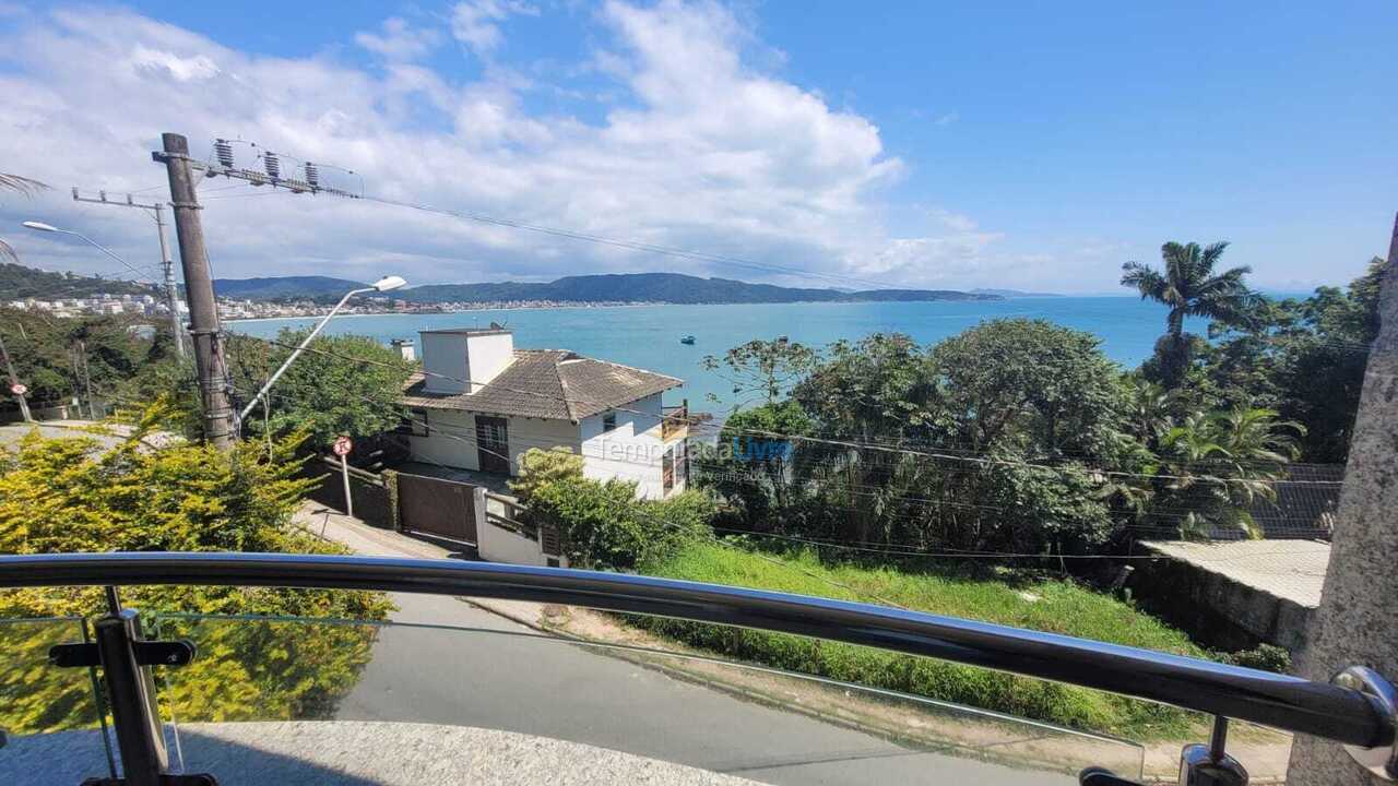 Apartment for vacation rental in Bombinhas (Praia de Bombinhas)