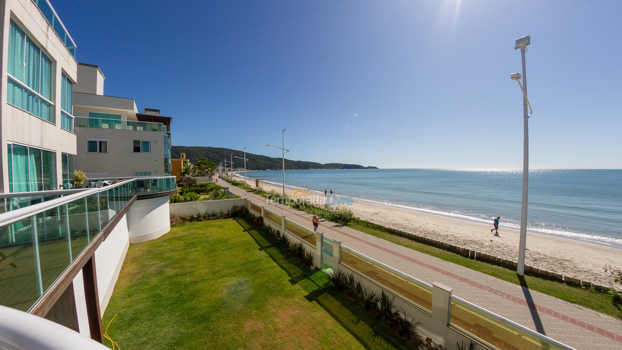 Apartment for vacation rental in Bombinhas (Praia de Bombas)