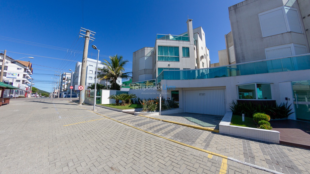 Apartment for vacation rental in Bombinhas (Praia de Bombas)