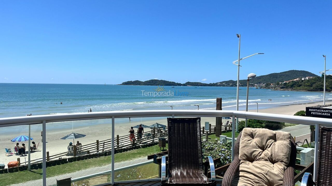 Apartment for vacation rental in Bombinhas (Praia de Bombas)