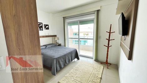 Excelente departamento nuevo con muebles a medida y 2 estacionamientos