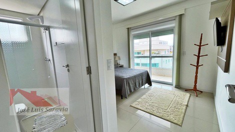 Excelente departamento nuevo con muebles a medida y 2 estacionamientos