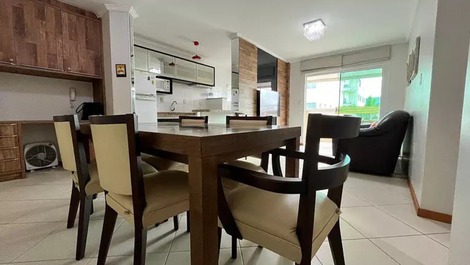 Apartamento 02 dormitórios com ar condicionado para 6 pessoas