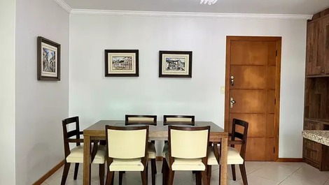 Apartamento 02 dormitórios com ar condicionado para 6 pessoas