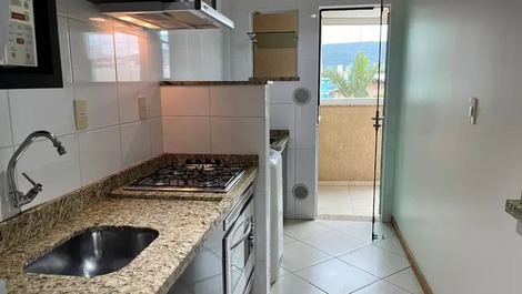 Apartamento 02 dormitórios com ar condicionado para 6 pessoas