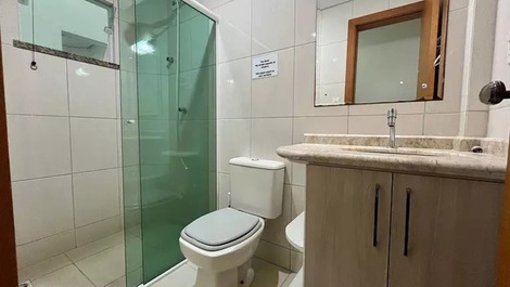 Apartamento 02 dormitórios com ar condicionado para 6 pessoas