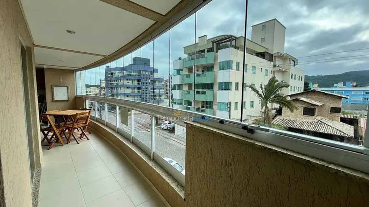 Apartamento para aluguel de temporada em Bombinhas (Praia de Bombas)