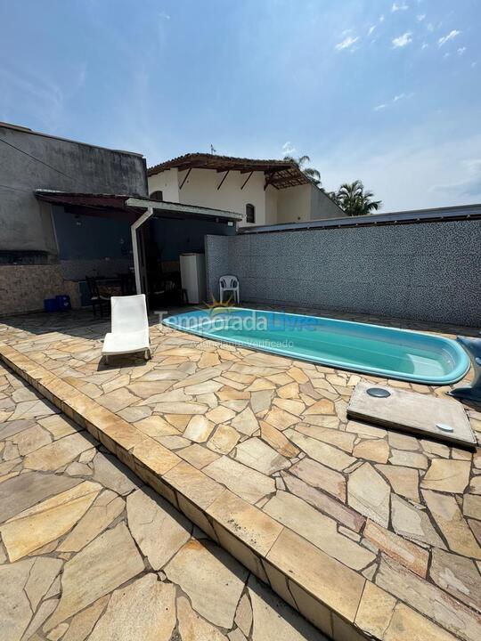 Casa para alquiler de vacaciones em Ubatuba (Praia das Toninhas)