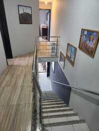 CASA 03 DORMITÓRIOS,COM AR CONDICIONADO,P/08 PESSOAS EM CANTO G.