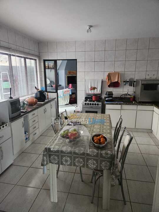 Casa para aluguel de temporada em Bombinhas (Canto Grande)