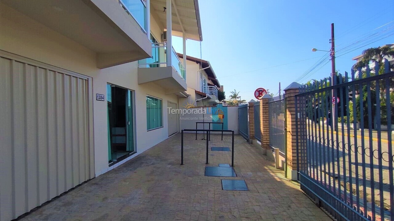 Apartamento para aluguel de temporada em Bombinhas (Canto Grande)