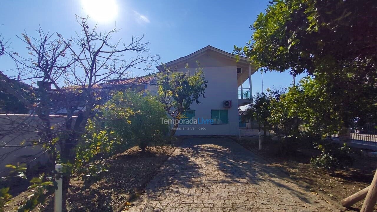 Apartamento para aluguel de temporada em Bombinhas (Canto Grande)