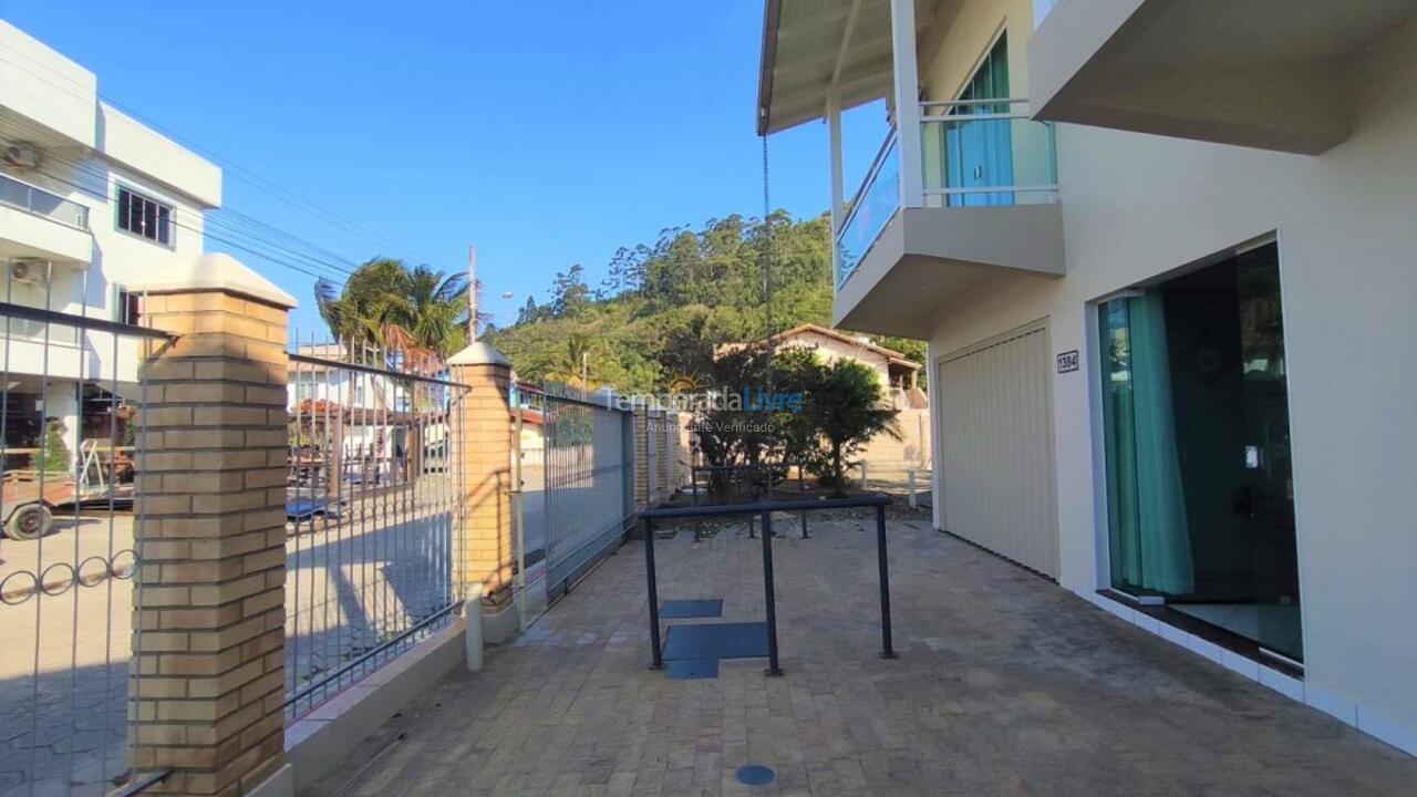 Apartamento para aluguel de temporada em Bombinhas (Canto Grande)