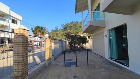 APTO 02 DORM. WIFI,AR CONDICIONADO,ELEVADOR, 80 METROS DA PRAIA DE CTG