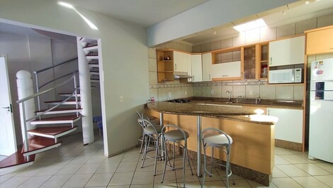 APTO 02 DORM. WIFI,AR CONDICIONADO,ELEVADOR, 80 METROS DA PRAIA DE CTG