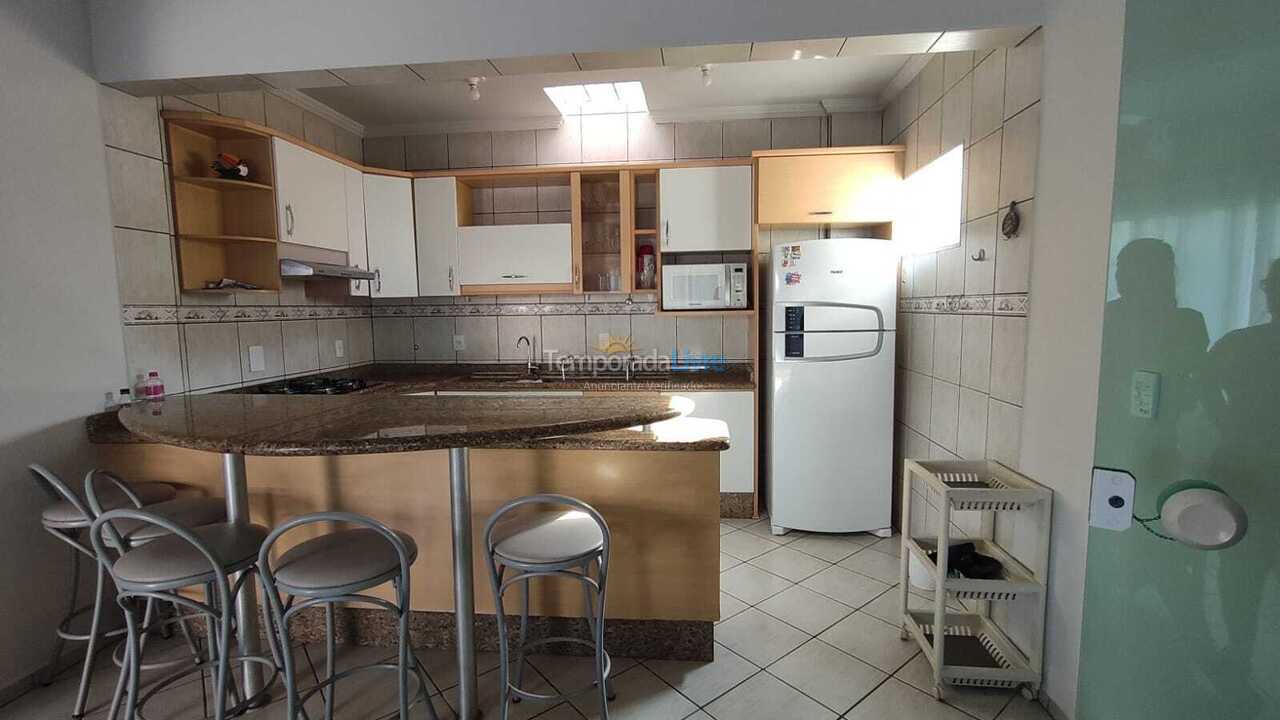 Apartamento para aluguel de temporada em Bombinhas (Canto Grande)