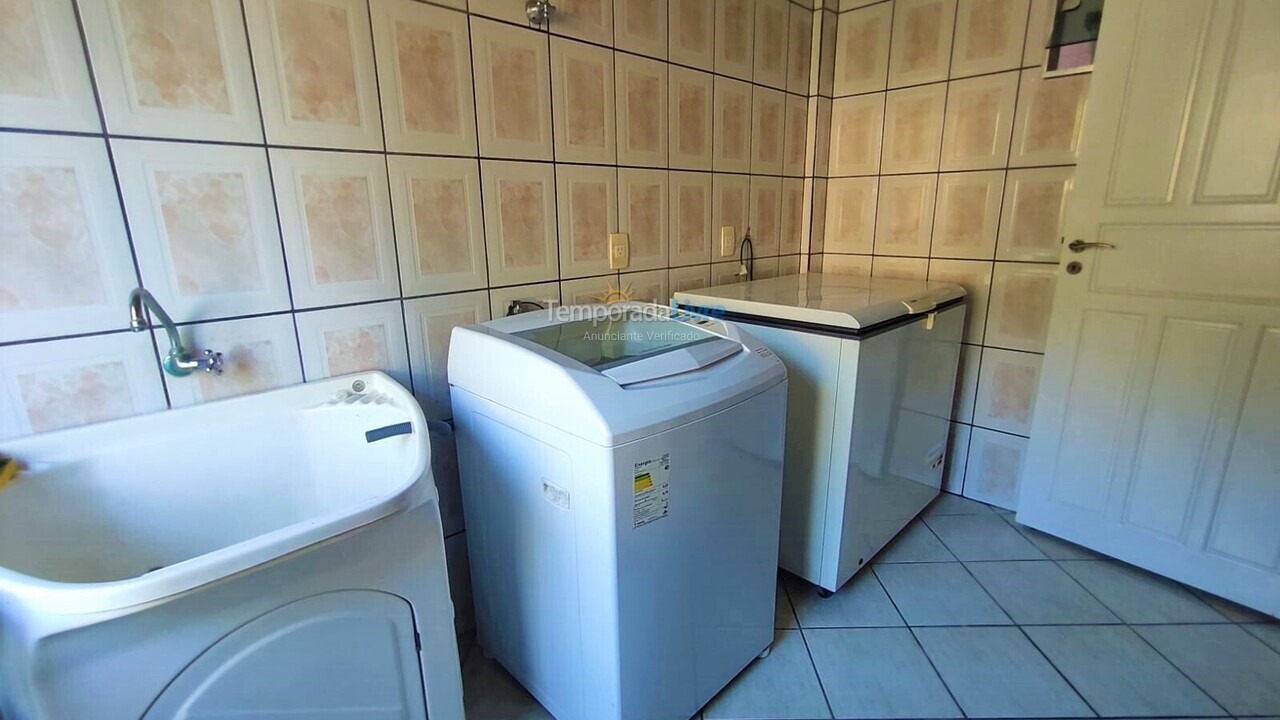 Apartamento para aluguel de temporada em Bombinhas (Canto Grande)