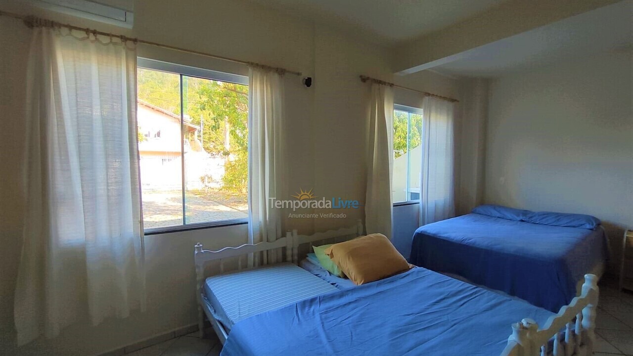 Apartamento para aluguel de temporada em Bombinhas (Canto Grande)