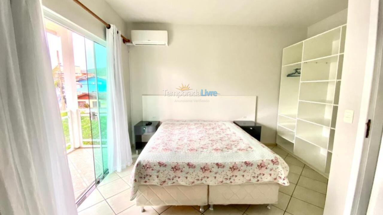 Apartamento para aluguel de temporada em Bombinhas (Canto Grande)