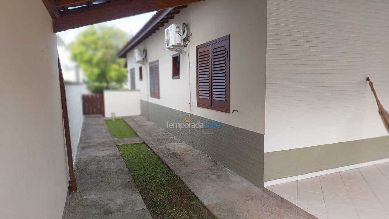 Casa para alquiler de vacaciones em Ubatuba (Lagoinha)