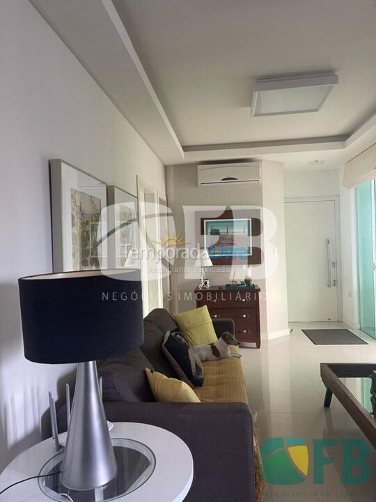 Apartamento para aluguel de temporada em Itapema (Meia Praia)