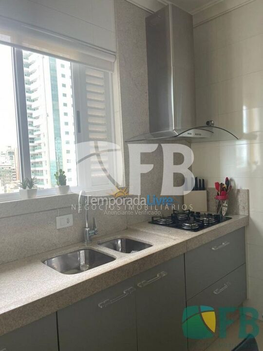 Apartamento para aluguel de temporada em Itapema (Meia Praia)