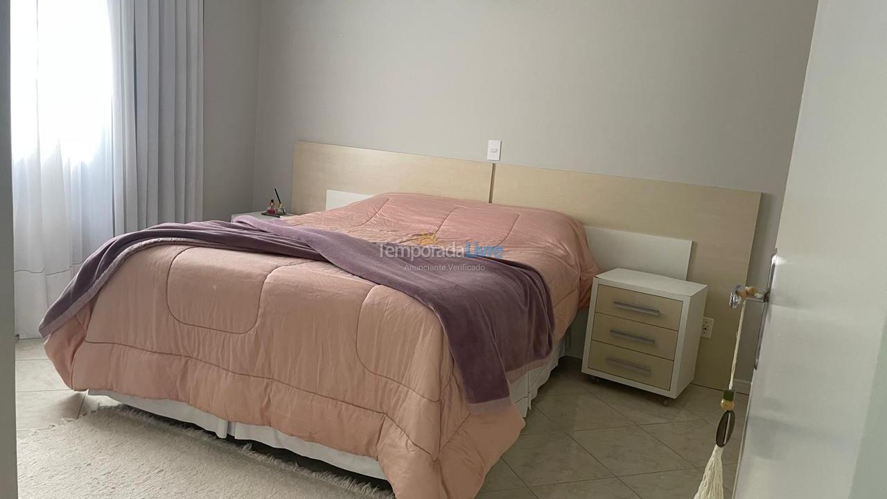 Apartment for vacation rental in Itapema (Meia Praia)