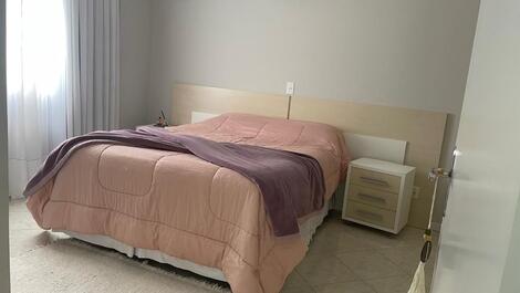 Spacious and comfortable apartment in Meia-Praia!