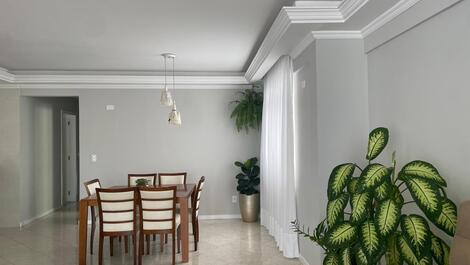 Spacious and comfortable apartment in Meia-Praia!