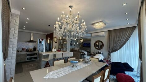 SEASON - APARTMENT WITH 3 SUITES IN THE CENTER OF BALNEARIO CAMBORIU