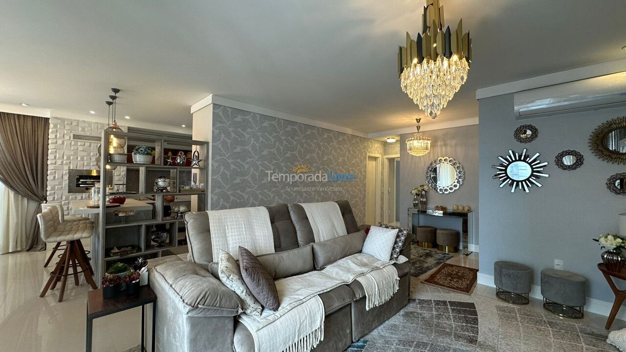 Apartment for vacation rental in Balneário Camboriú (Centro)