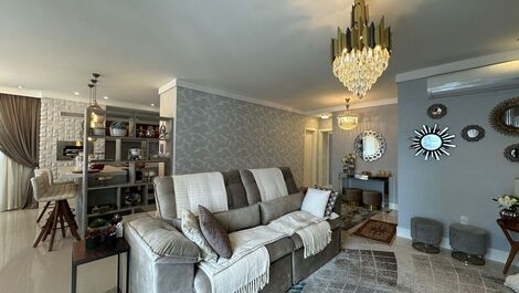 SEASON - APARTMENT WITH 3 SUITES IN THE CENTER OF BALNEARIO CAMBORIU