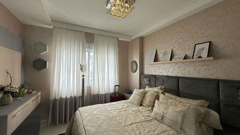 SEASON - APARTMENT WITH 3 SUITES IN THE CENTER OF BALNEARIO CAMBORIU