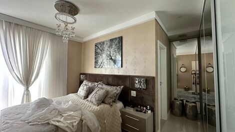 SEASON - APARTMENT WITH 3 SUITES IN THE CENTER OF BALNEARIO CAMBORIU